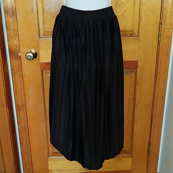 Forever 21 High Low Skirt - Picture 3 of 4